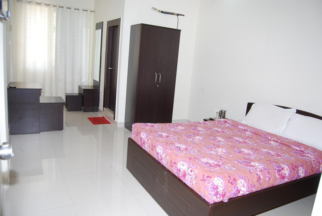 Pratham Residency Hotel Mysore Buitenkant foto