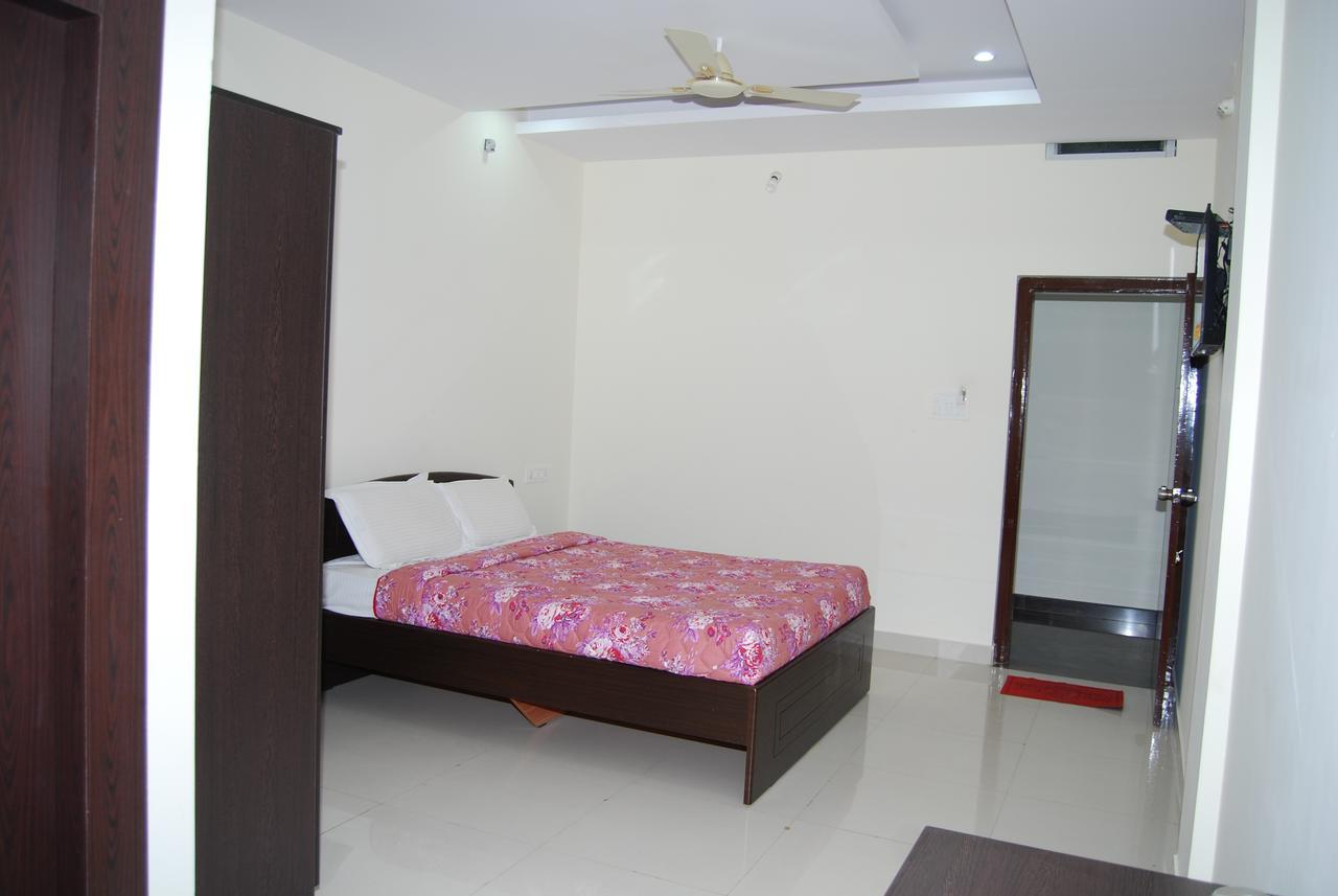 Pratham Residency Hotel Mysore Buitenkant foto