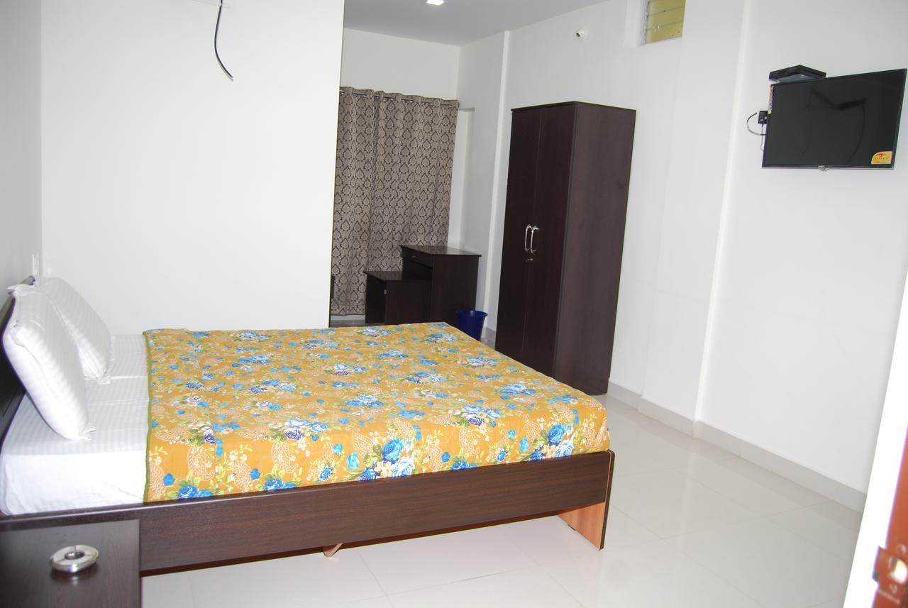 Pratham Residency Hotel Mysore Buitenkant foto