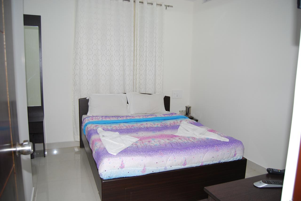 Pratham Residency Hotel Mysore Buitenkant foto