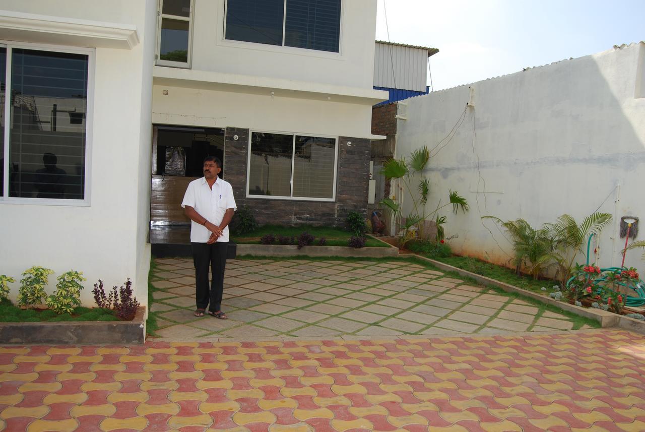 Pratham Residency Hotel Mysore Buitenkant foto