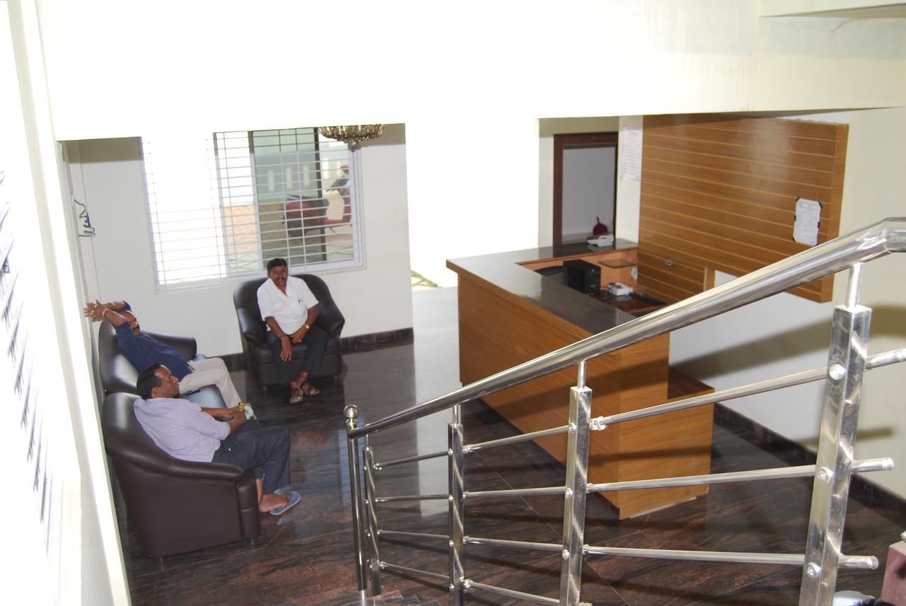 Pratham Residency Hotel Mysore Buitenkant foto