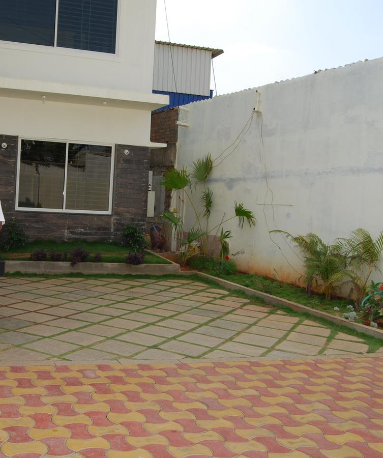 Pratham Residency Hotel Mysore Buitenkant foto