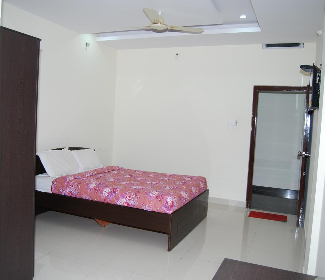 Pratham Residency Hotel Mysore Buitenkant foto