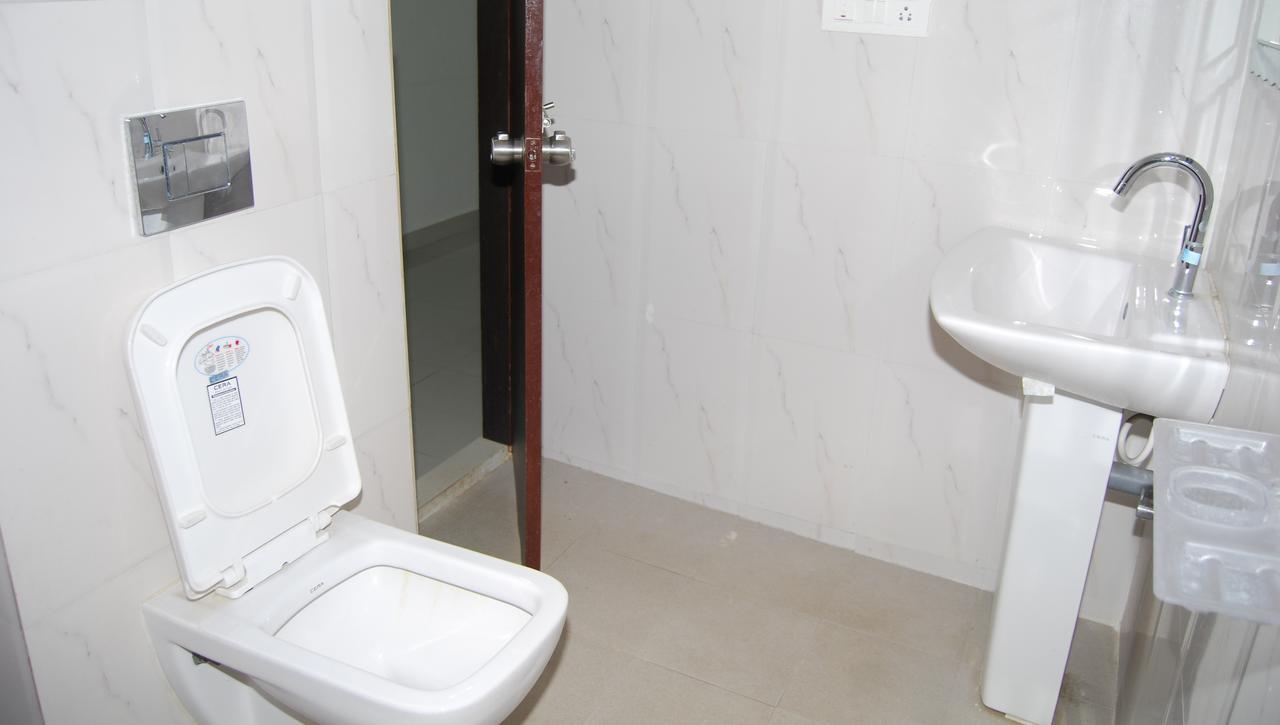 Pratham Residency Hotel Mysore Buitenkant foto